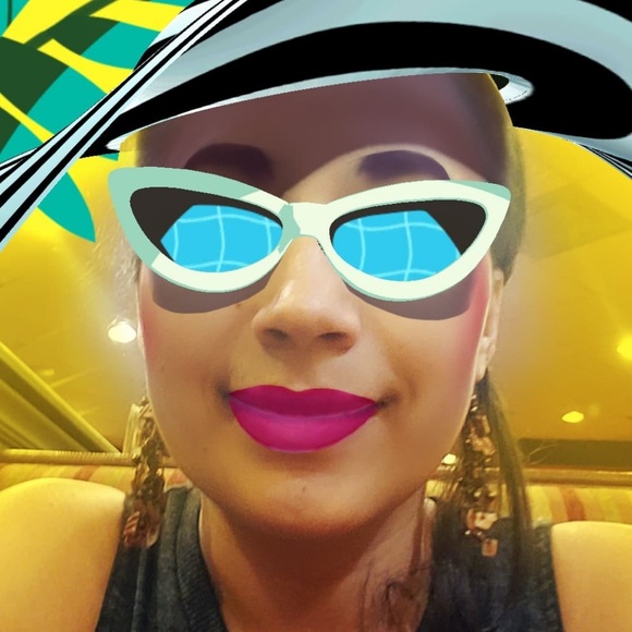 Meet your Posher, Carolina - Picture 2 of 2